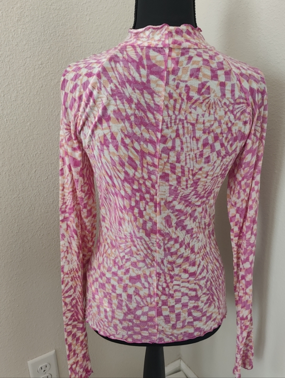 FREE PEOPLE MOVEMENT PINK COMBO HIGH JUMP PRINTED LONG SLEEVE MOCK NECK T… - Picture 5 of 9